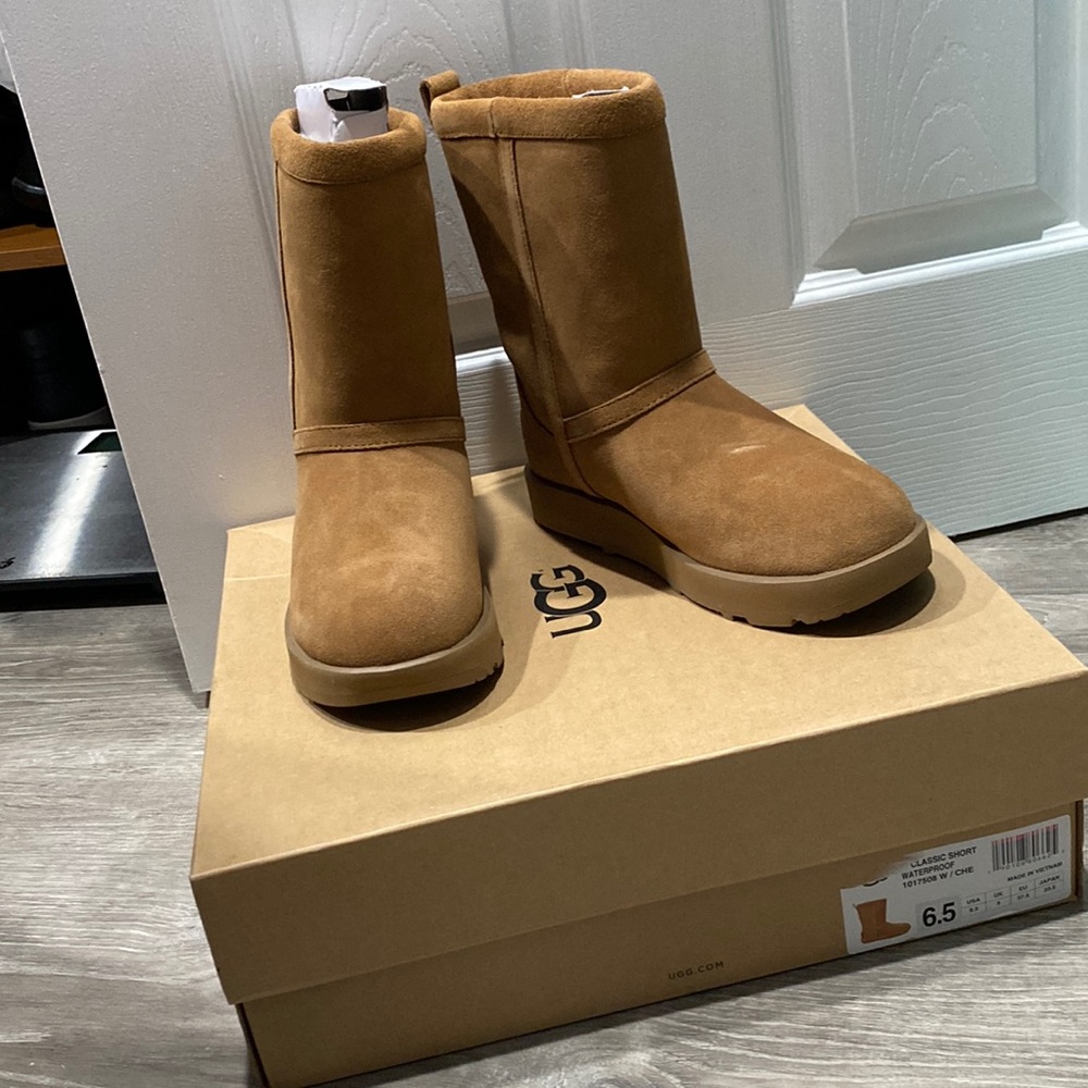UGG classic short boots
